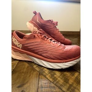 Hoka Arahi 4 Women's Sneakers in Coral and White, Size 9.5